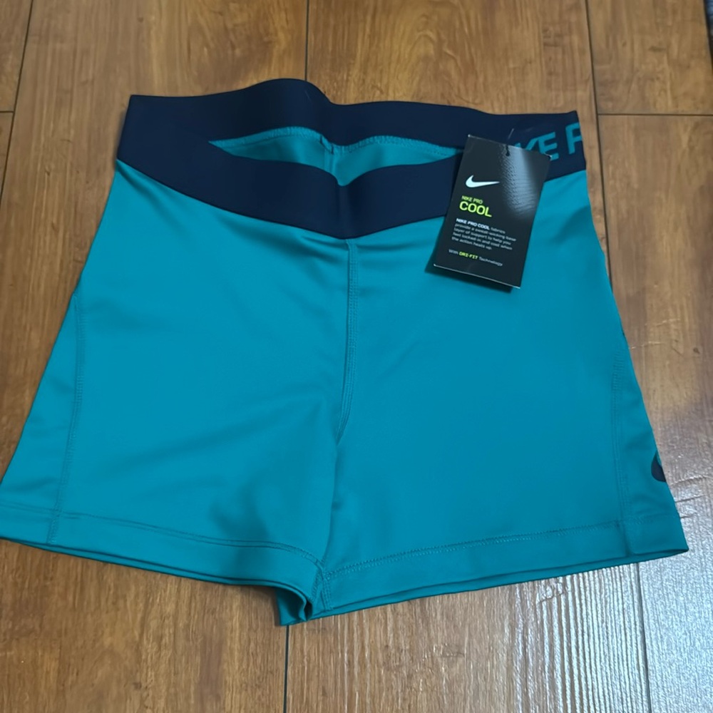 NWT Nike pro workout shorts